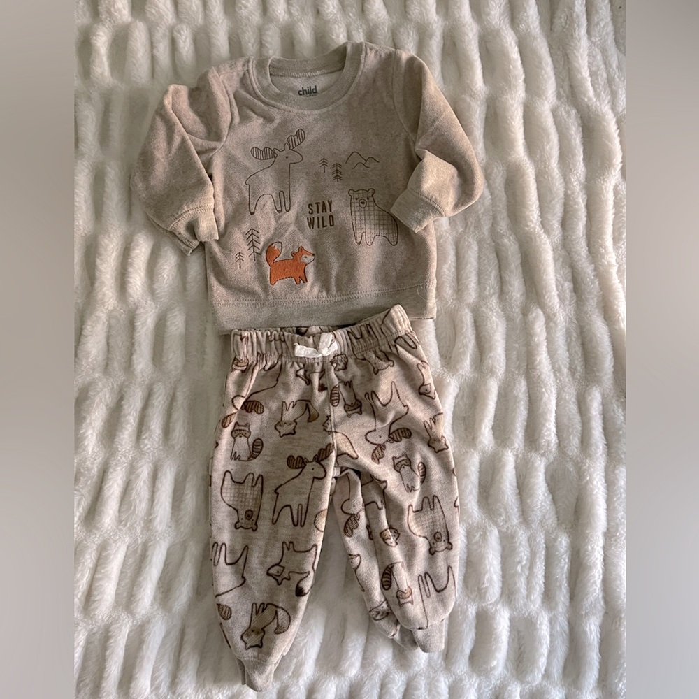CARTER’S outfit